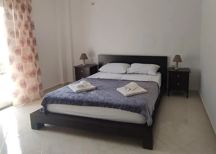Ionia Apartment *