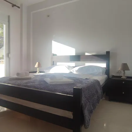 Ionia Apartament *