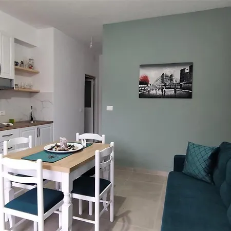 Ionia Apartament *